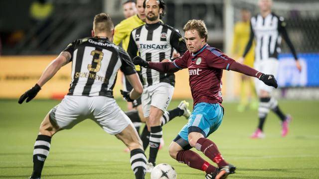 随着比赛的 随着比赛的